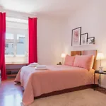 Charming Chiado 2Bedr W/Balcony And View